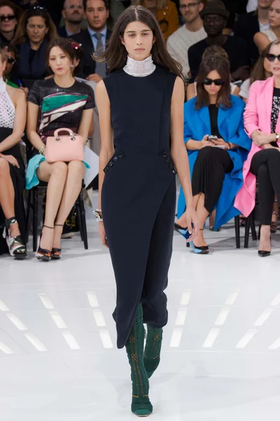 Look 27